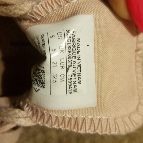 Converse - Picture 2 of 2